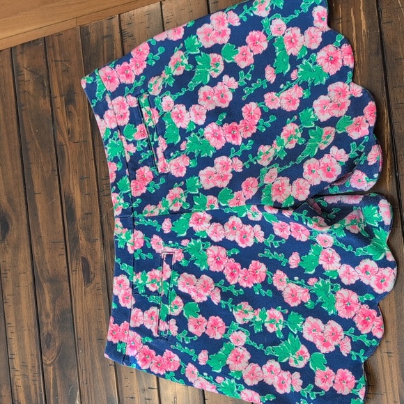 Lilly Pulitzer Darcy Scalloped Knit Shorts - Picture 5 of 8